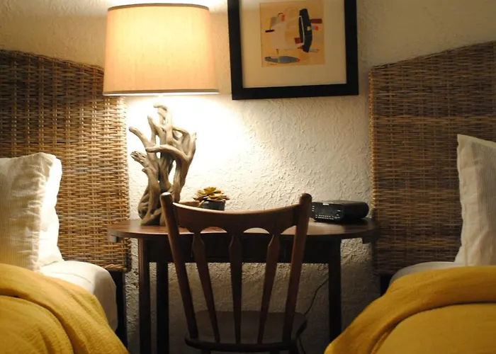 Old Taos Guesthouse B&B