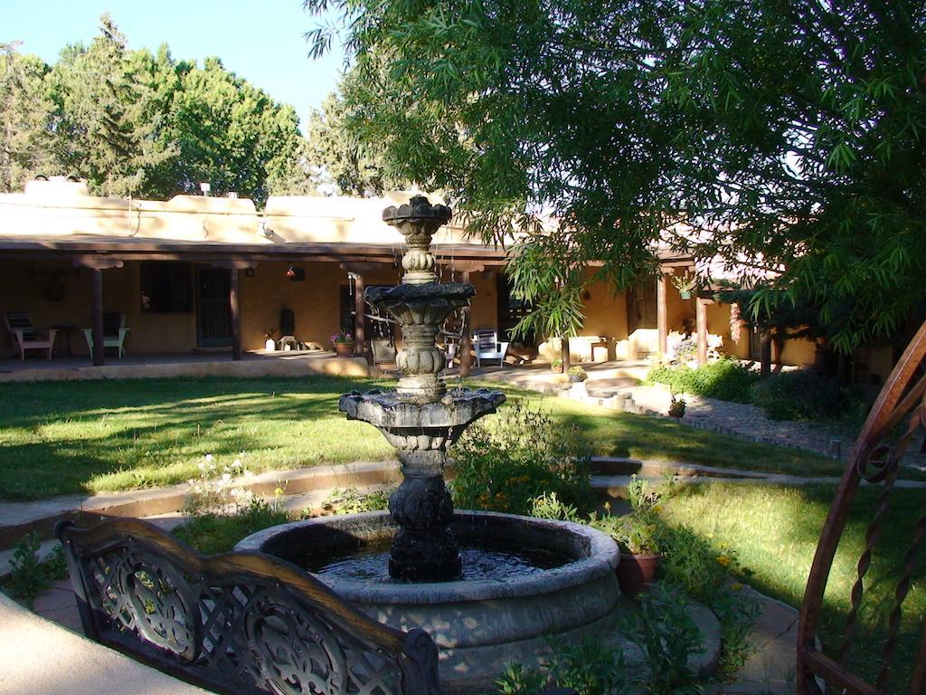 Old Taos Guesthouse B&B