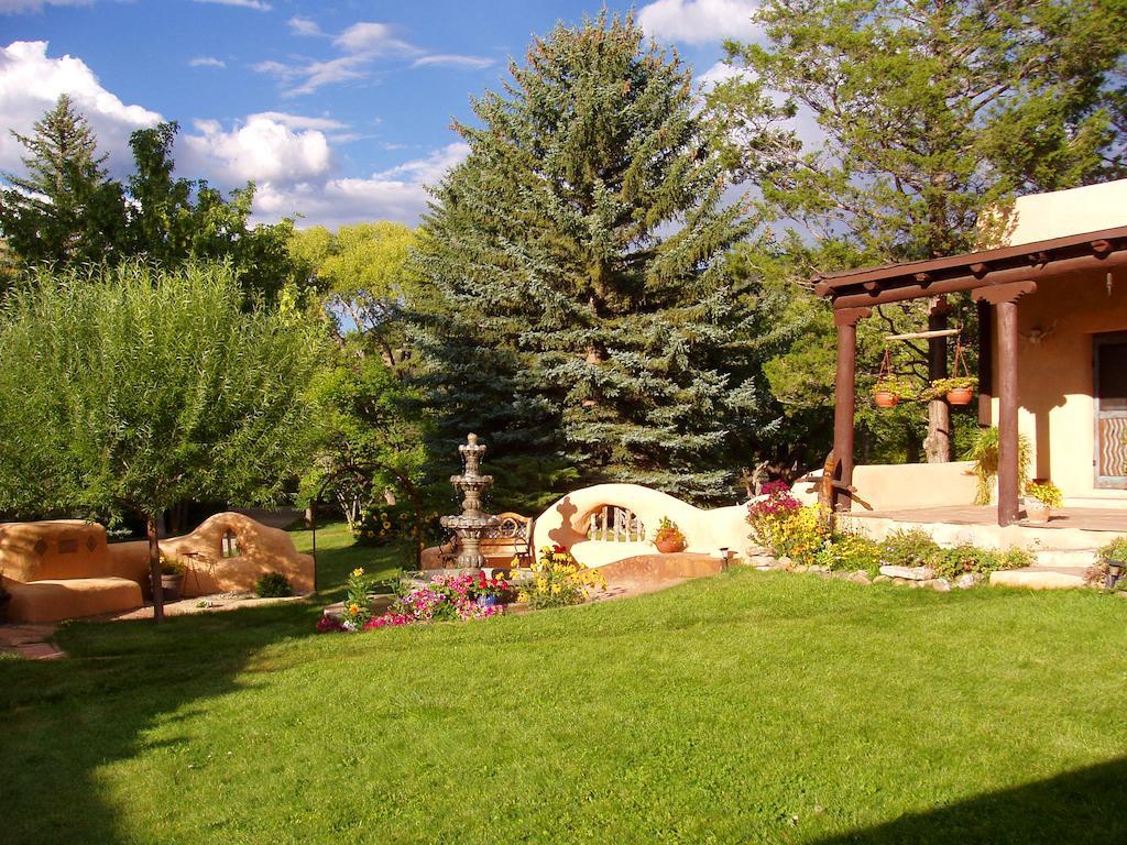 Old Taos Guesthouse B&B